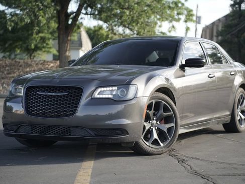 Used 2020 Chrysler 300 Touring w/ Sport Appearance Package RWD image 1