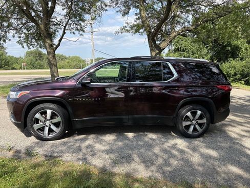 Used 2018 Chevrolet Traverse LT w/ LPO, Floor Liner Package AWD/4WD image 2