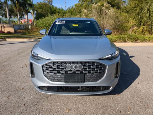 Certified 2025 Audi Q5 Premium Plus w/ Premium Plus image 2