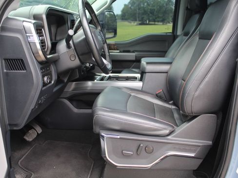 Used 2023 Ford F250 Lariat w/ Lariat Ultimate Package AWD/4WD image 13