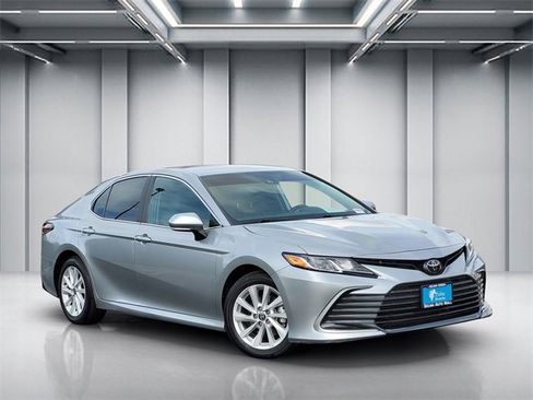 Used 2023 Toyota Camry LE w/ Convenience Package image 1