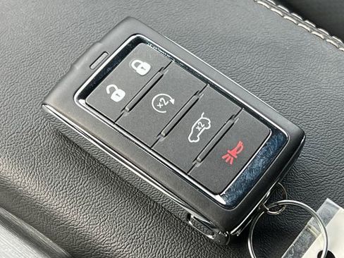 New 2026 Jeep Grand Wagoneer 4WD w/ Premium Group I image 36