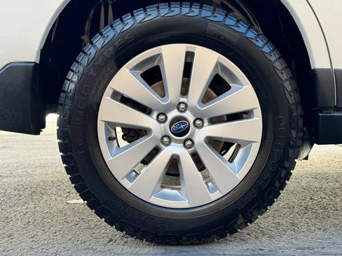 Used 2015 Subaru Outback 2.5i Premium AWD/4WD image 13