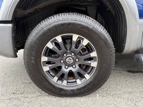 Used 2016 Nissan Titan PRO-4X w/ Pro-4x Convenience Package AWD/4WD image 10