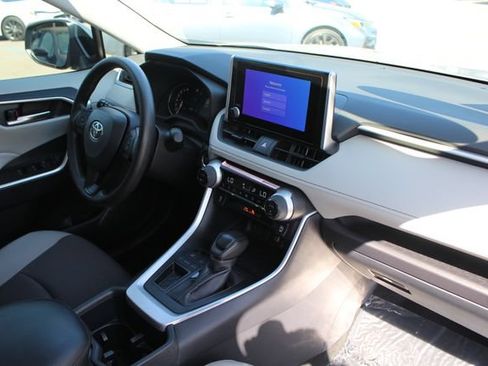 Certified 2025 Toyota RAV4 XLE FWD image 23