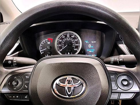 Used 2022 Toyota Corolla LE image 30