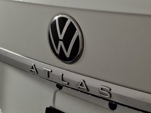 Used 2023 Volkswagen Atlas SE w/ Panoramic Sunroof Package AWD/4WD image 32