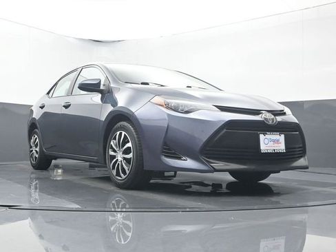 Used 2018 Toyota Corolla LE image 13