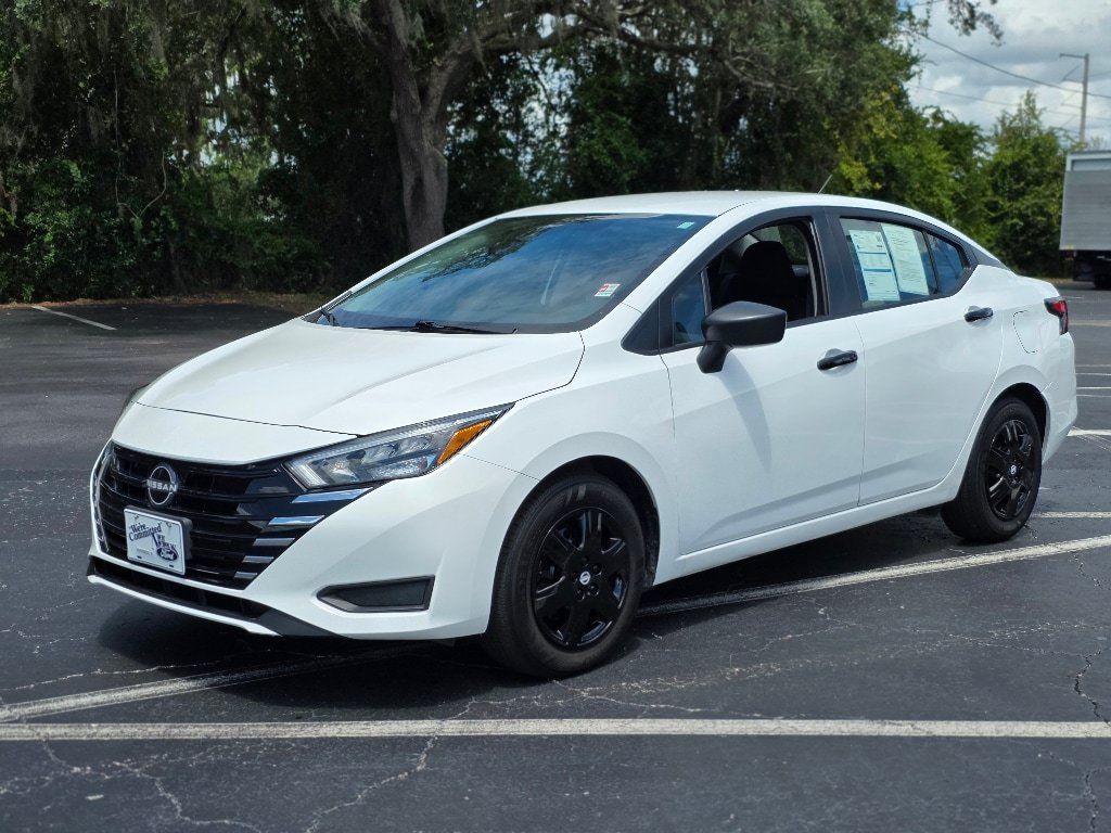 Used 2025 Nissan Versa S FWD image 11