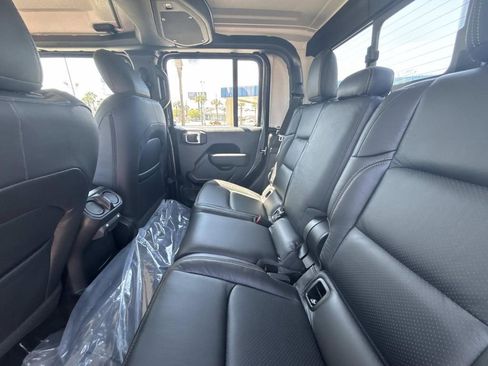 New 2026 Jeep Gladiator Sport AWD/4WD image 11