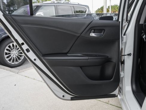 Used 2015 Honda Accord Sport image 32