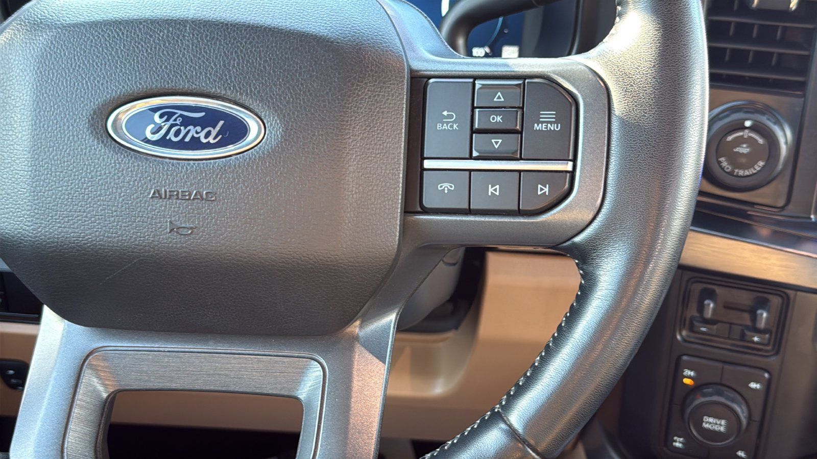 Certified 2024 Ford F350 Lariat w/ Lariat Ultimate Package AWD/4WD image 15