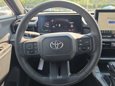 Used 2026 Toyota RAV4 SE w/ Convenience Package AWD/4WD image 21