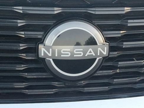 Used 2023 Nissan Rogue S AWD/4WD image 6