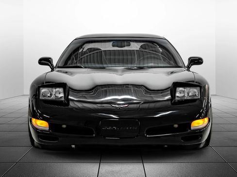 Used 2002 Chevrolet Corvette Coupe w/ Preferred Equipment Group2 RWD image 6