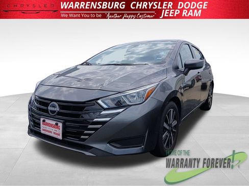 Used 2024 Nissan Versa SV FWD image 6
