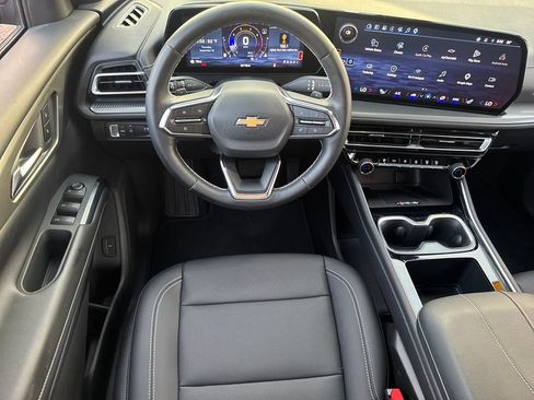Used 2026 Chevrolet Traverse LT FWD image 15