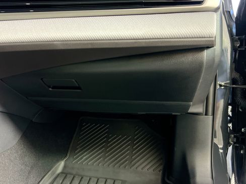 Used 2026 Toyota Camry SE w/ Convenience Package FWD image 32