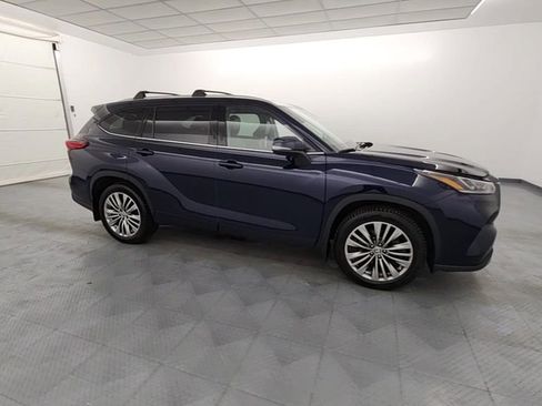 Used 2021 Toyota Highlander Limited image 9