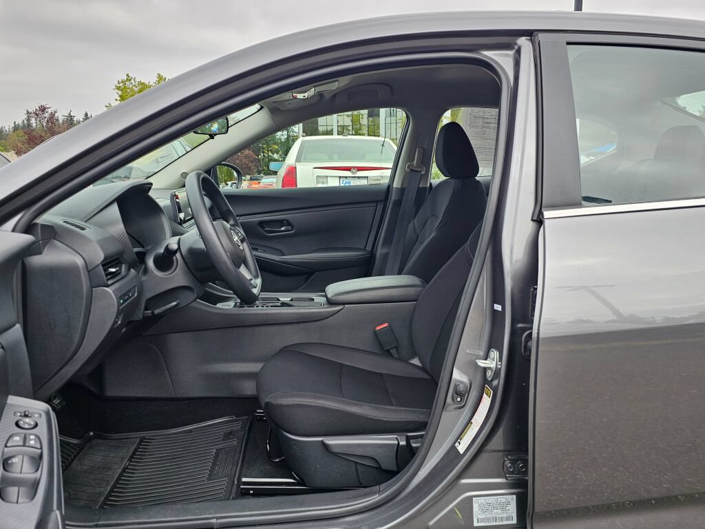 Used 2025 Nissan Sentra S FWD image 59