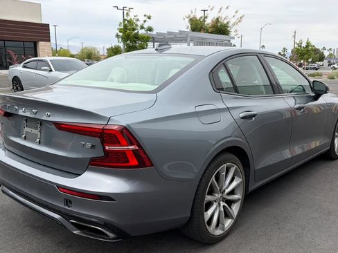 Used 2021 Volvo S60 T5 Momentum AWD/4WD image 5