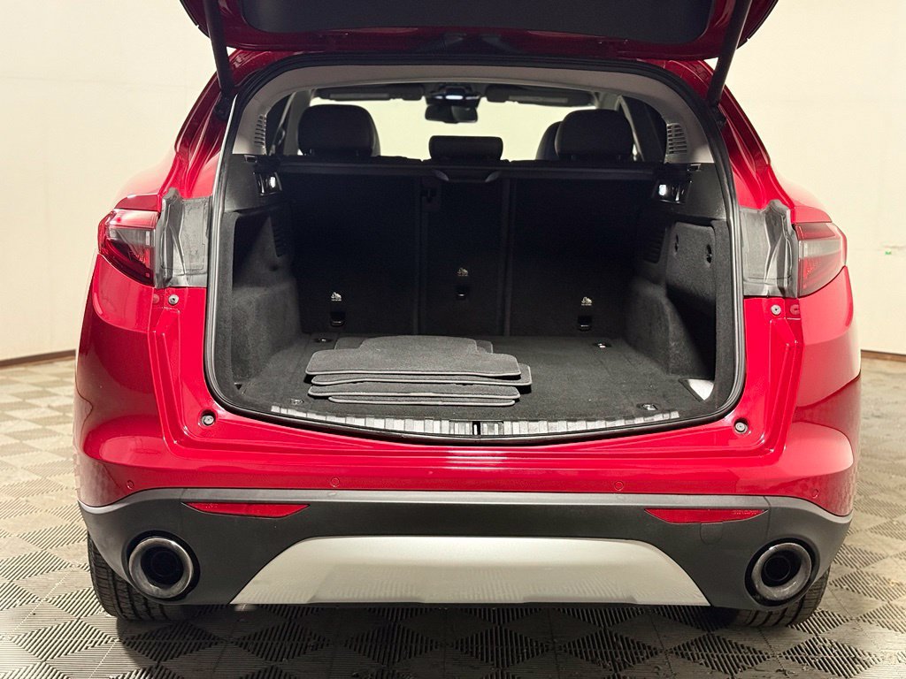 Used 2018 Alfa Romeo Stelvio Sport w/ Quick Order Package 22J Sport AWD/4WD image 6