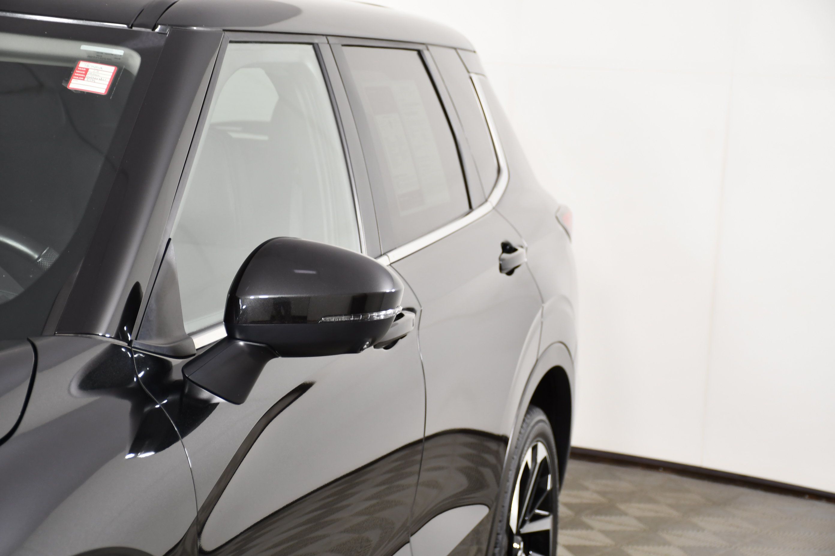 Used 2023 Mitsubishi Outlander SE AWD/4WD image 13