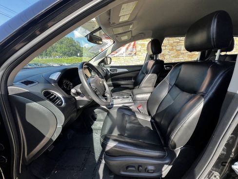 Used 2017 Nissan Pathfinder SL FWD image 16