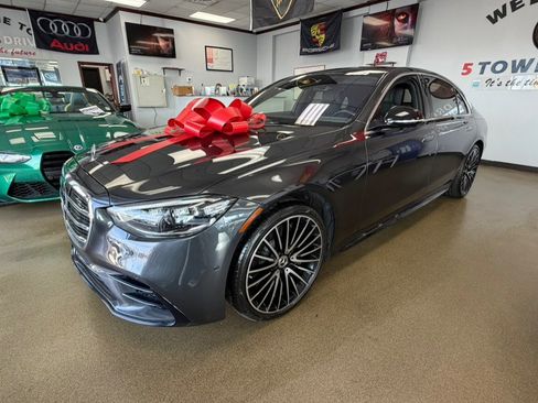 Used 2022 Mercedes-Benz S 580 4MATIC Sedan w/ AMG Line Package image 6