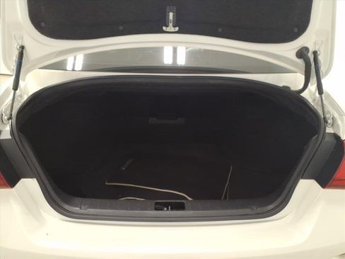 Used 2019 INFINITI Q70 Luxe image 24