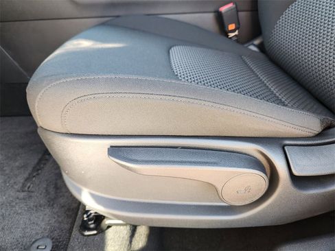 New 2026 Kia Sportage LX image 17