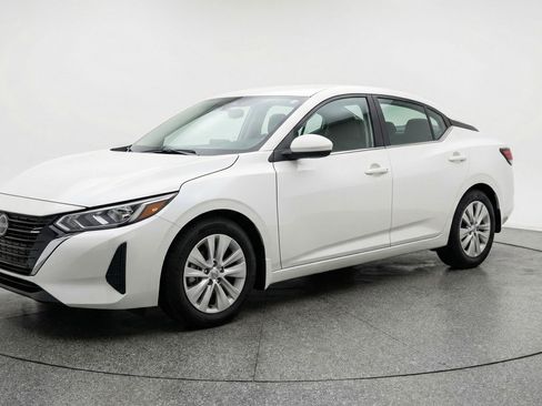 Used 2025 Nissan Sentra S FWD image 3