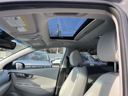 Used 2019 Hyundai Kona Limited w/ Cargo Package image 17