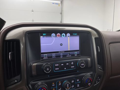 Used 2019 Chevrolet Silverado 2500 High Country w/ Duramax Plus Package AWD/4WD image 28