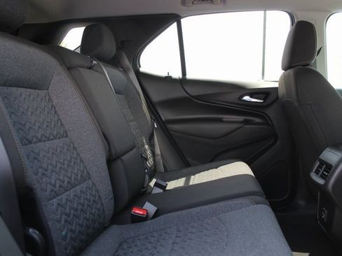 Used 2024 Chevrolet Equinox LT FWD image 18