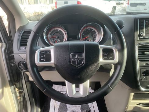 Used 2017 Dodge Grand Caravan SE w/ Power Window Group image 15