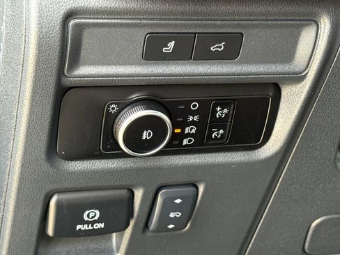 Used 2024 Ford Expedition Limited RWD image 24