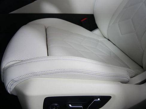 New 2026 BMW i5 eDrive40 w/ M Sport Package image 9