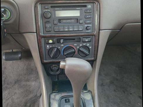 Used 1998 Toyota Camry XLE image 17