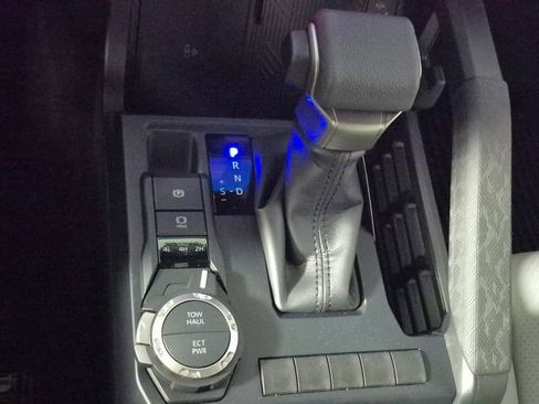 New 2025 Toyota Tacoma SR5 image 18