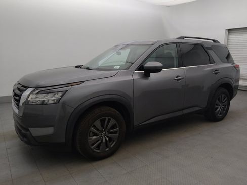 Used 2022 Nissan Pathfinder SV FWD image 2