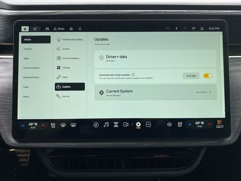 Used 2023 Rivian R1S Adventure image 27