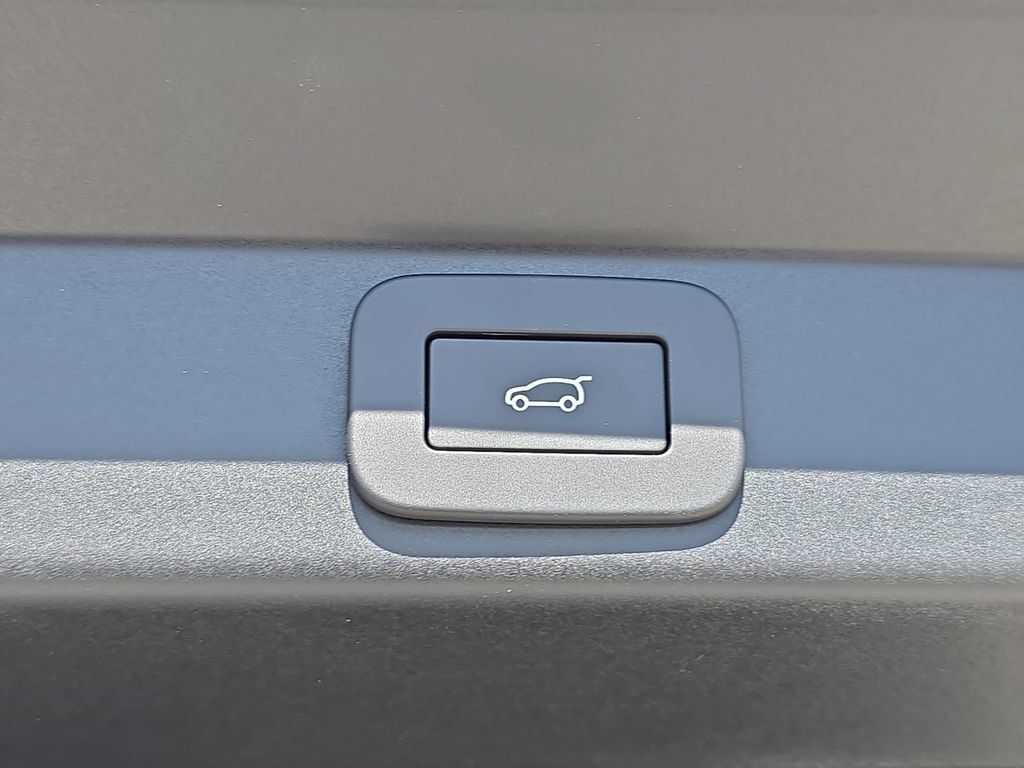 New 2026 Land Rover Range Rover Sport SE AWD/4WD image 13
