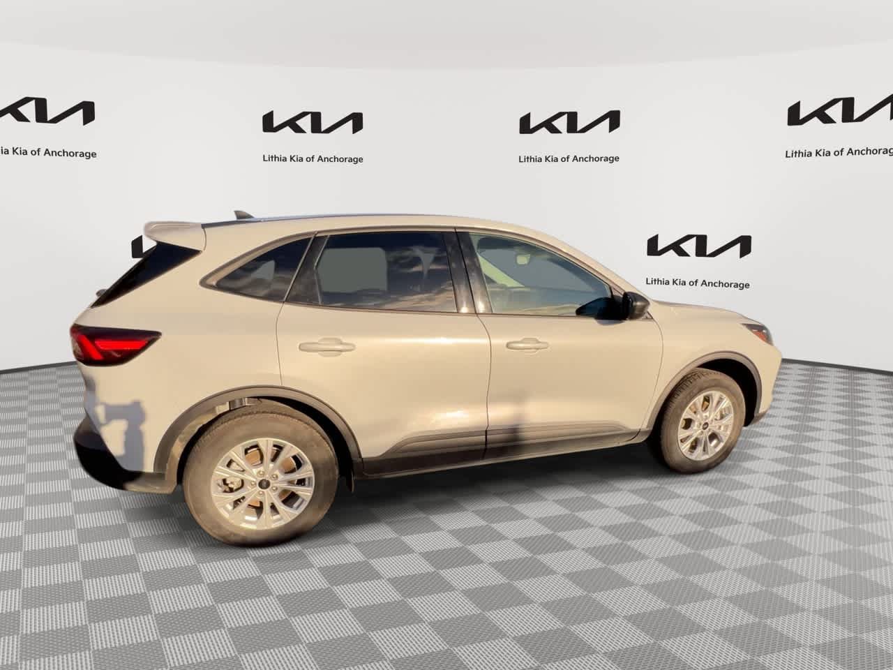 Used 2025 Ford Escape Active AWD/4WD image 8