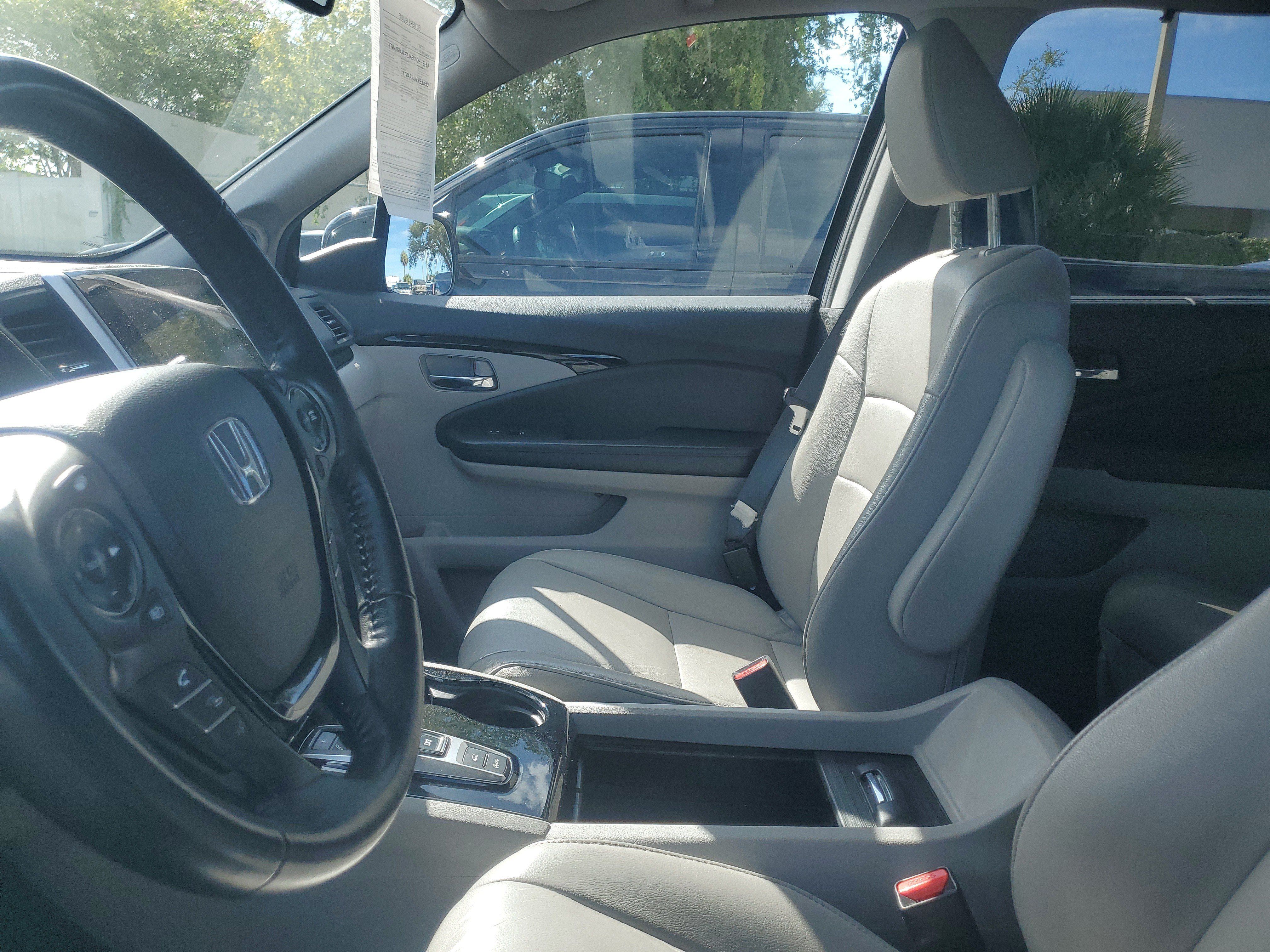 Used 2017 Honda Pilot Touring image 9