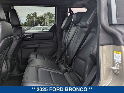 New 2025 Ford Bronco Badlands image 16