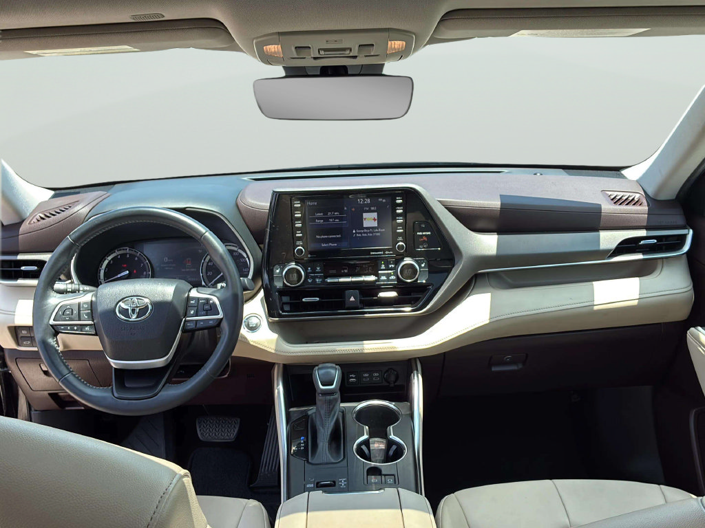 Used 2022 Toyota Highlander XLE FWD image 21