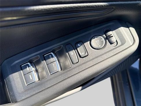 Used 2023 Honda Accord LX image 17