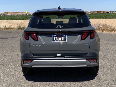 Certified 2026 Hyundai Tucson SE image 4