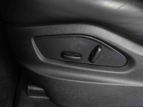 Used 2025 Porsche Cayenne GTS AWD/4WD image 22